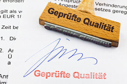 Ein Stempel mit den Worten geprüfte Qualität